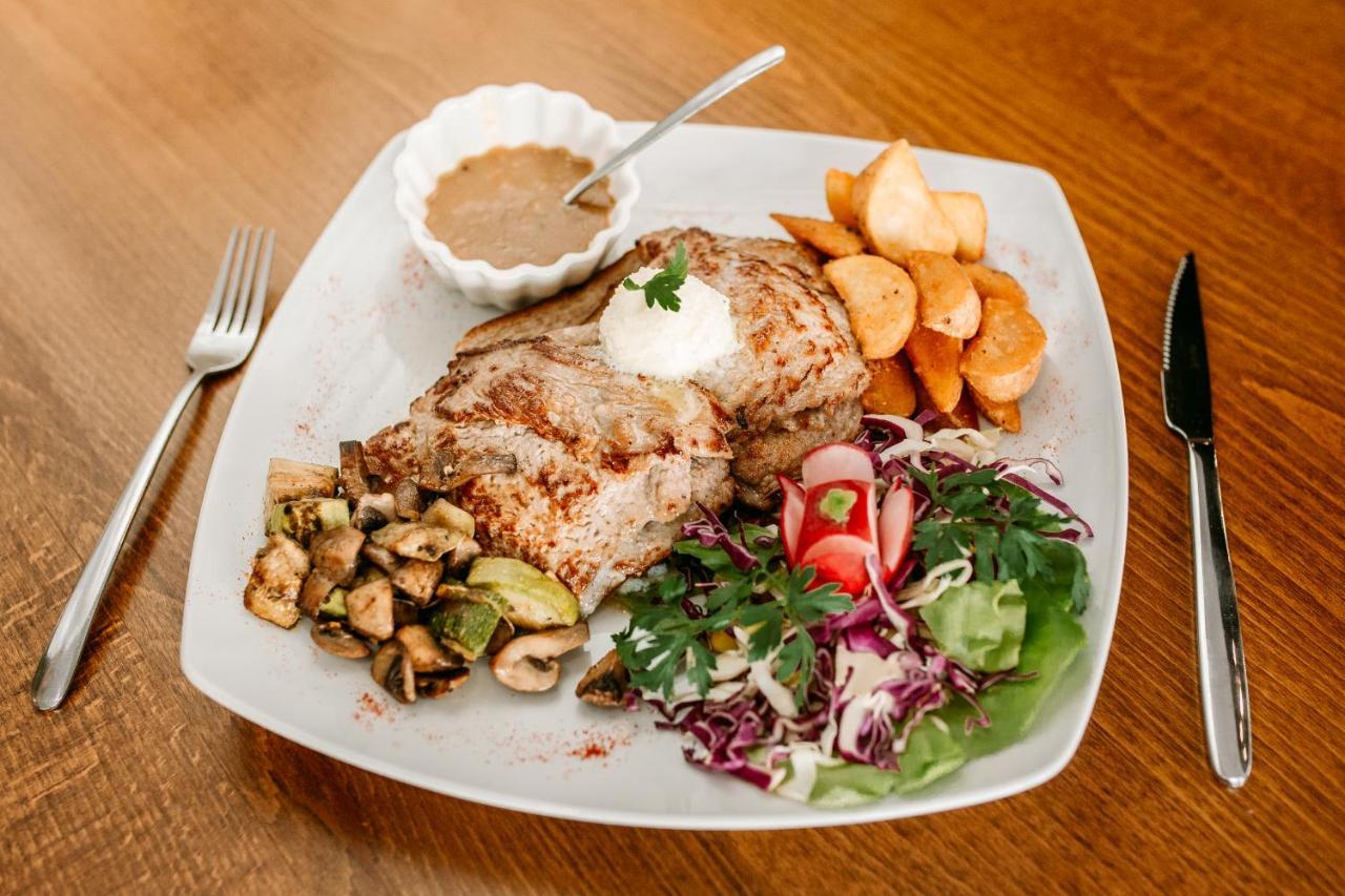 Restoran Sa Prenocistem Gornjak Krepoljin Luaran gambar