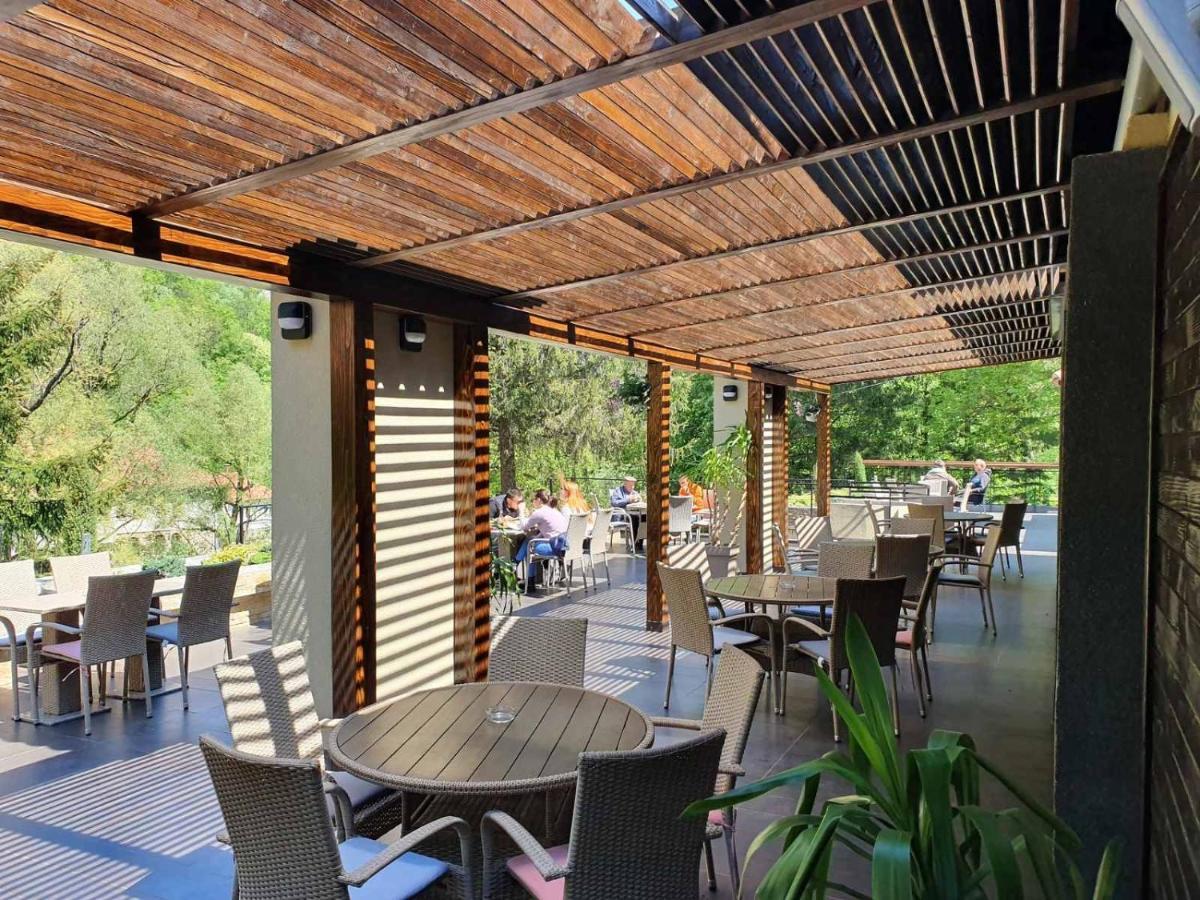Restoran Sa Prenocistem Gornjak Krepoljin Luaran gambar