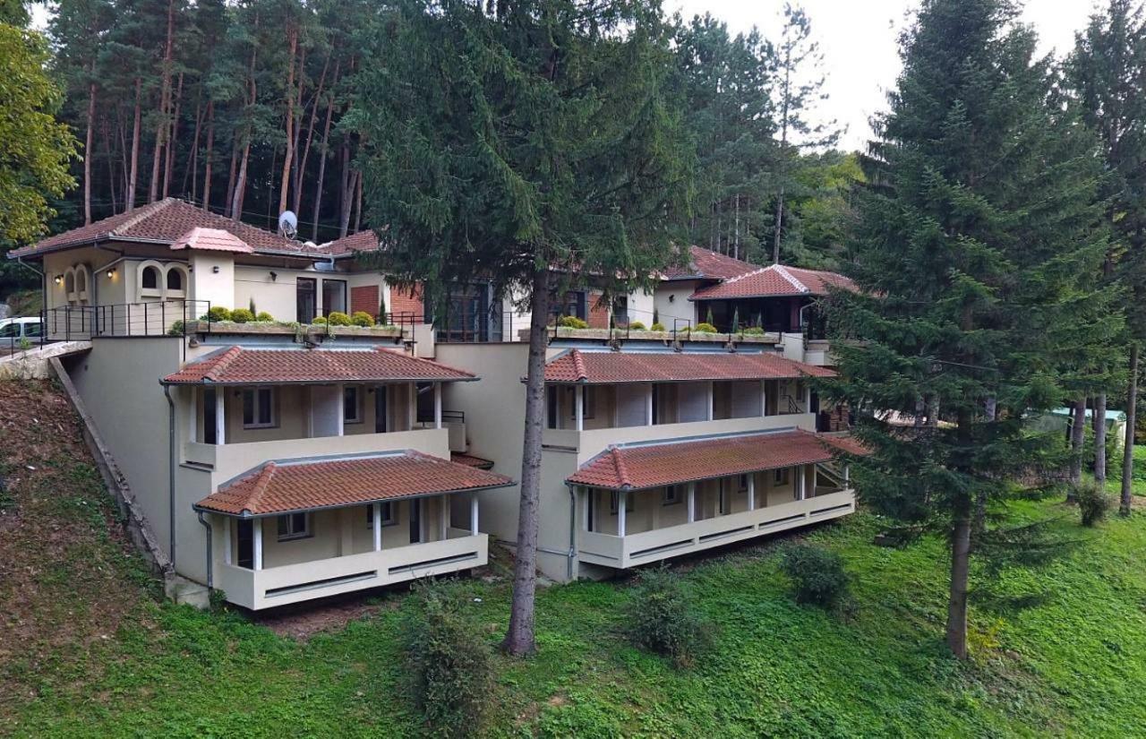 Restoran Sa Prenocistem Gornjak Krepoljin Luaran gambar