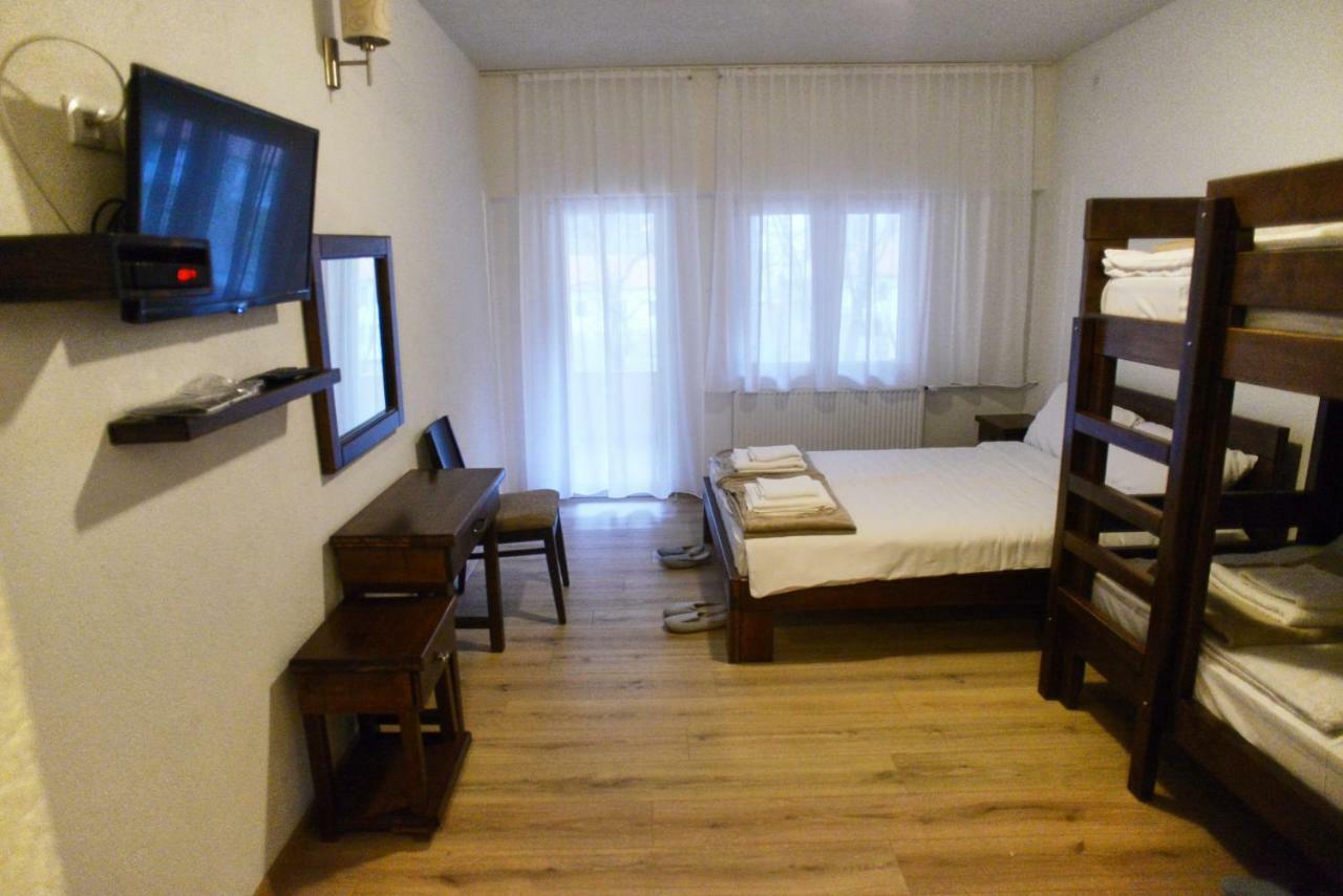 Restoran Sa Prenocistem Gornjak Krepoljin Luaran gambar